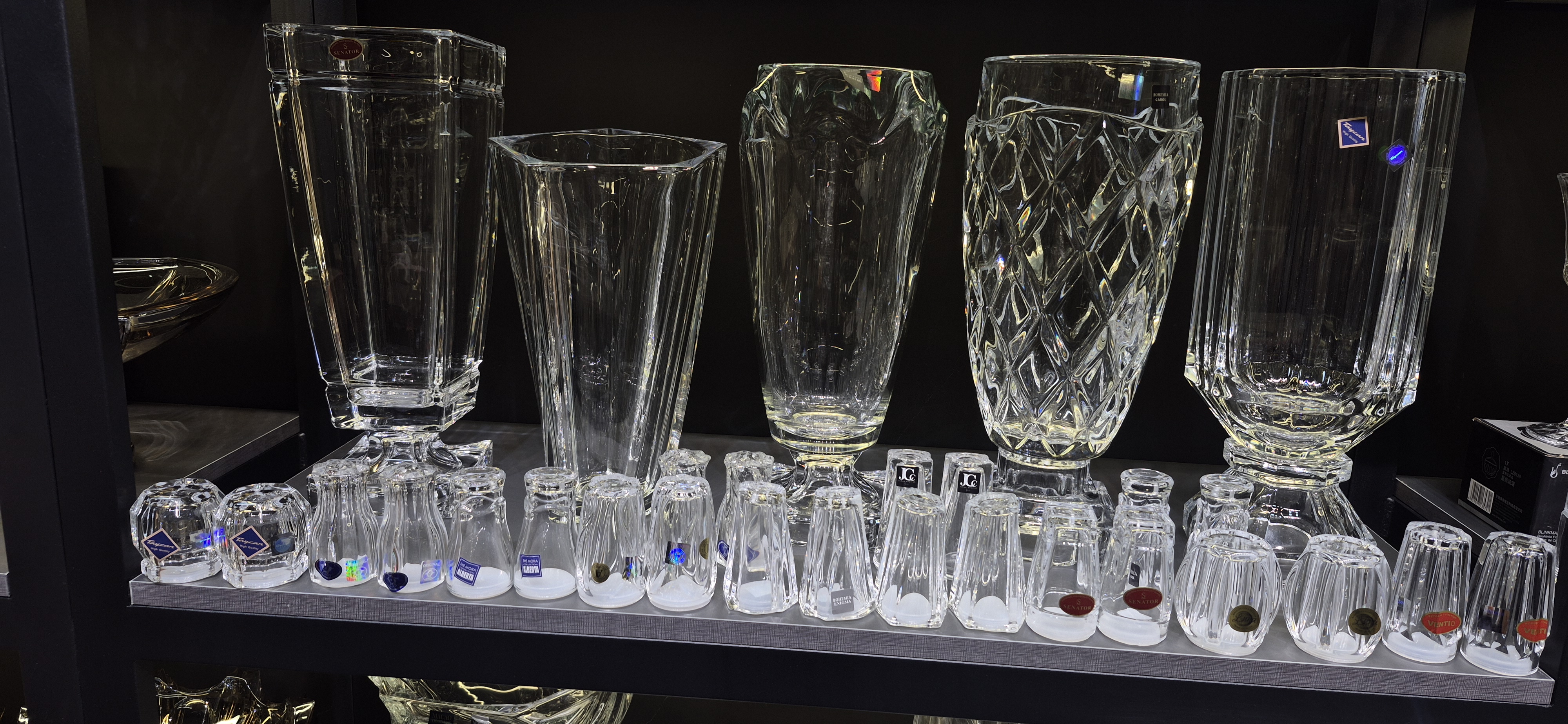 گلدان و نمک پاش