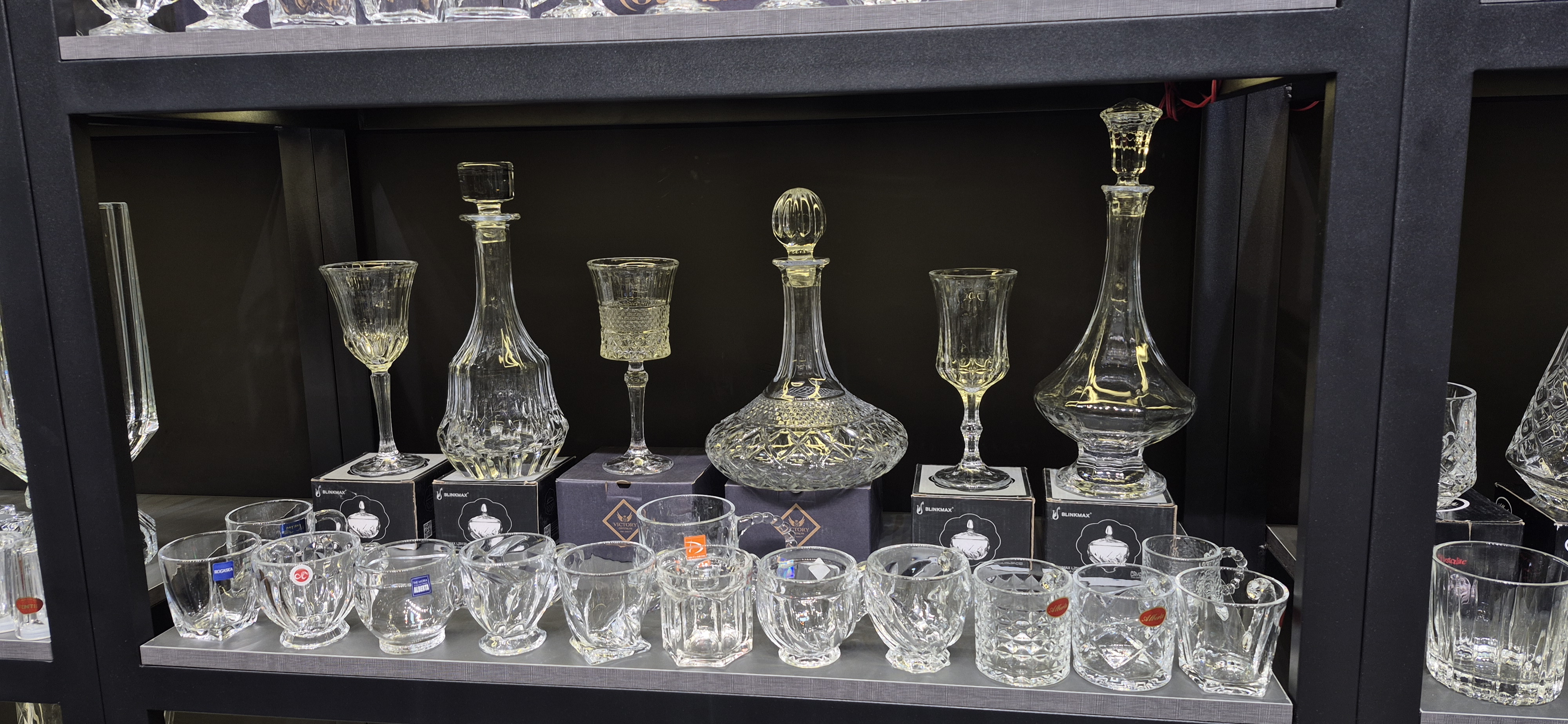 تنگ و گیلاس و فنجان