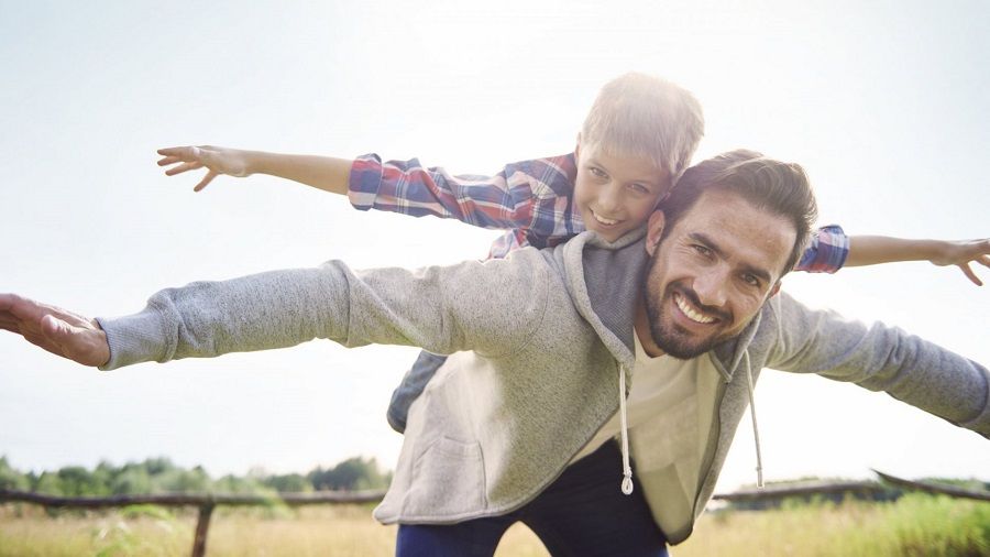 فرزند شاد و سالم