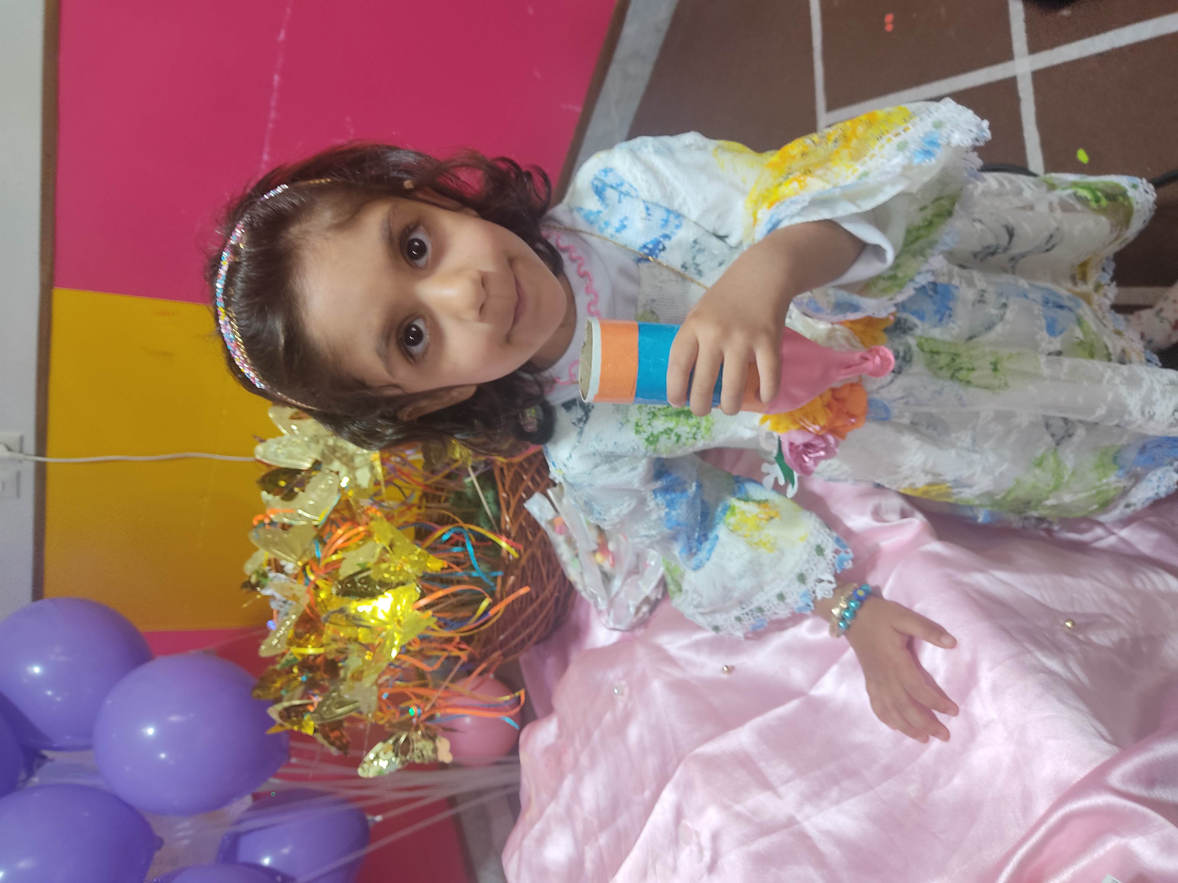 نازنین زهرا  داودی