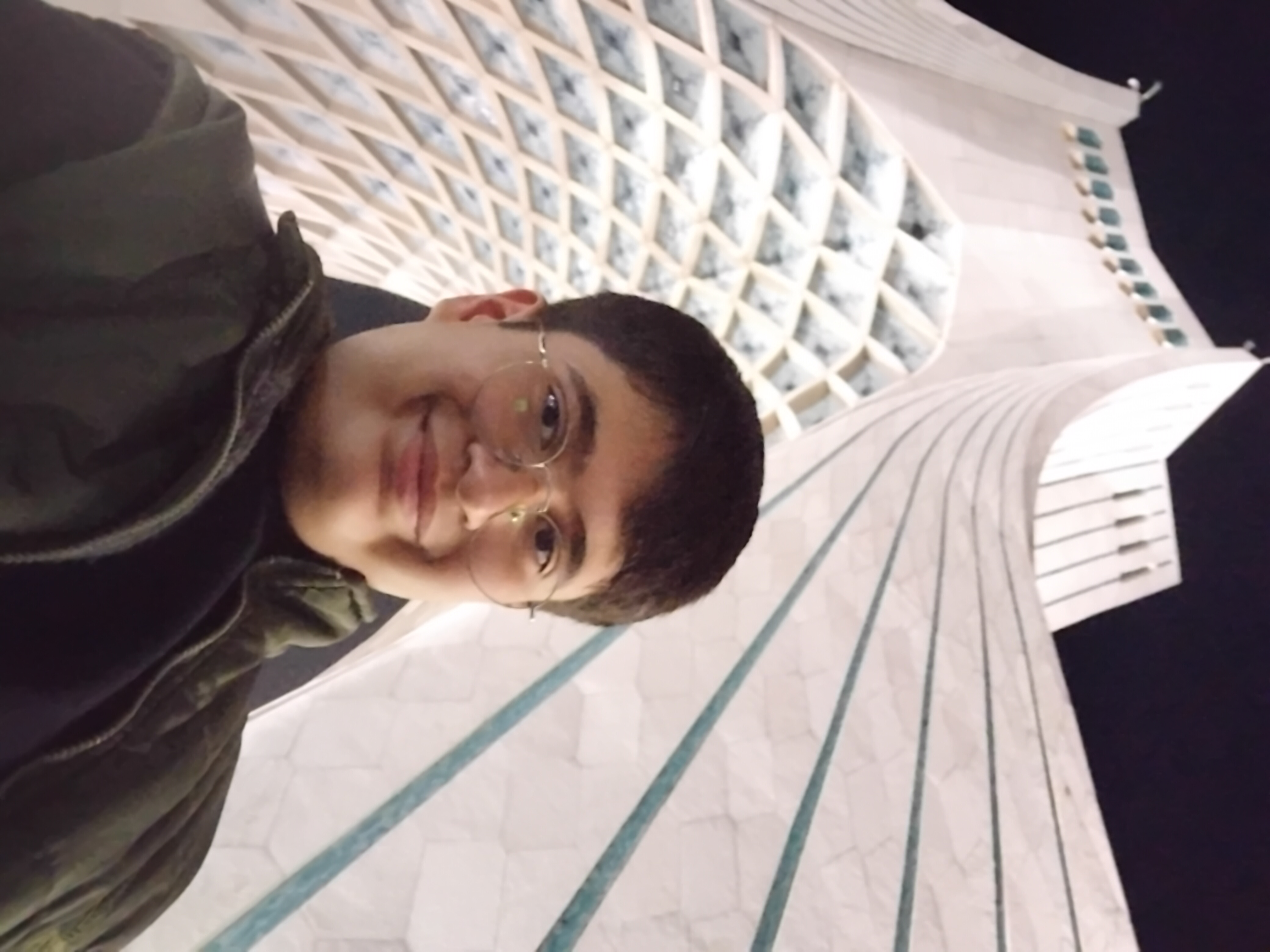 پوریا مشیری