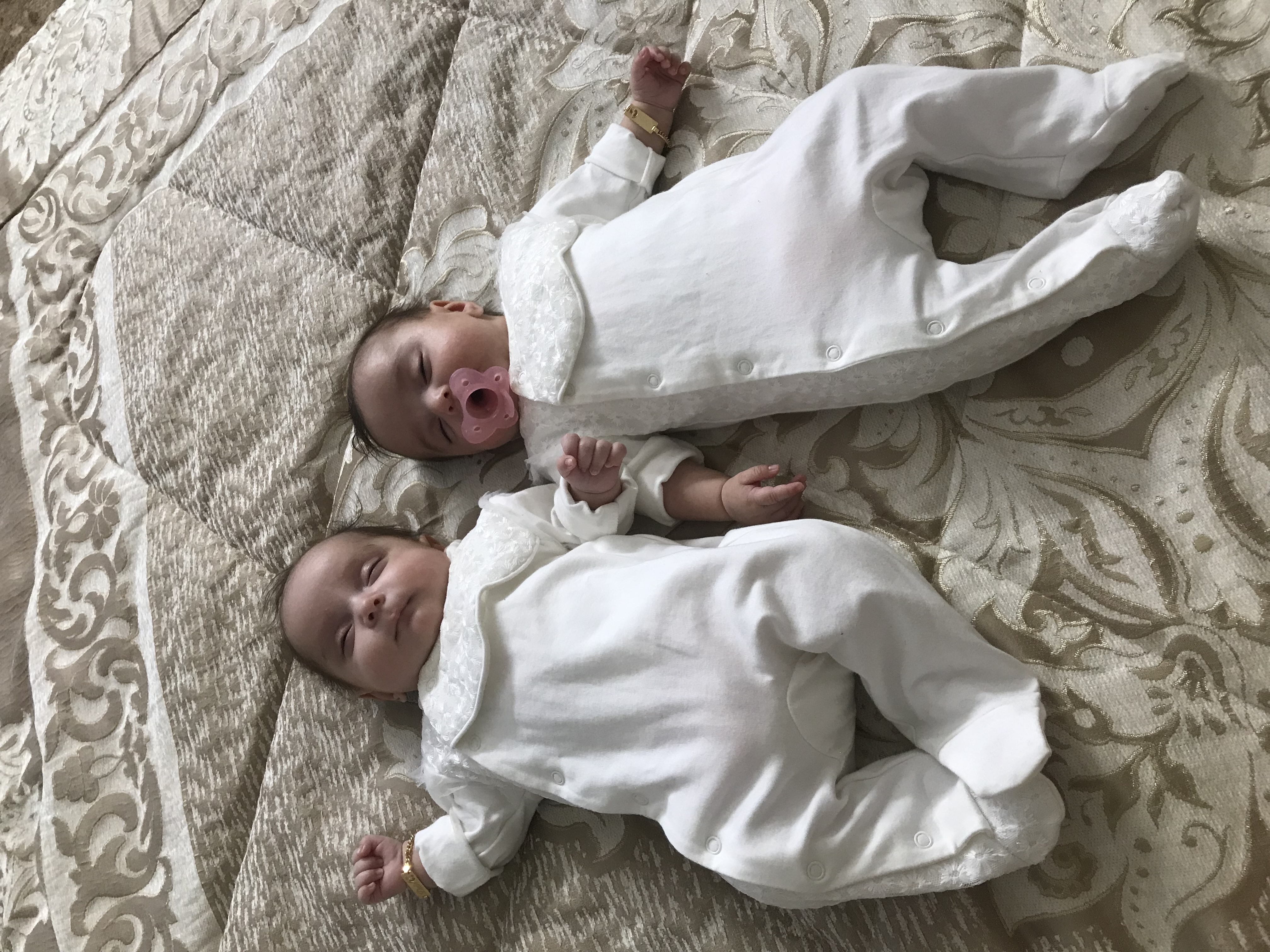 دلين كاووسي