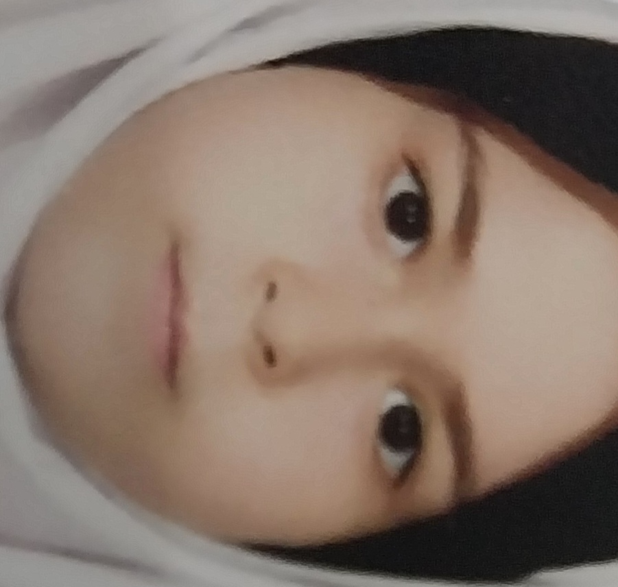 زینب احمدیان 