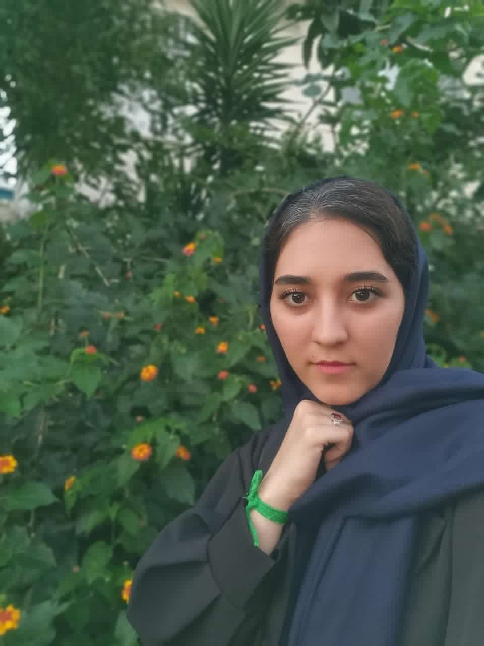 راضیه نیرومند