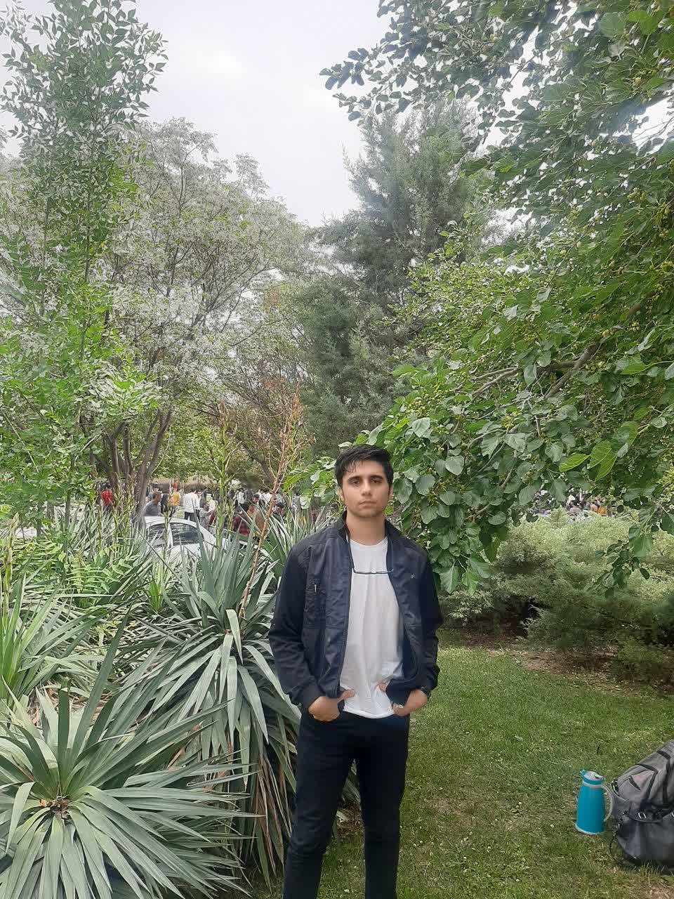 سید آرش حسینیون