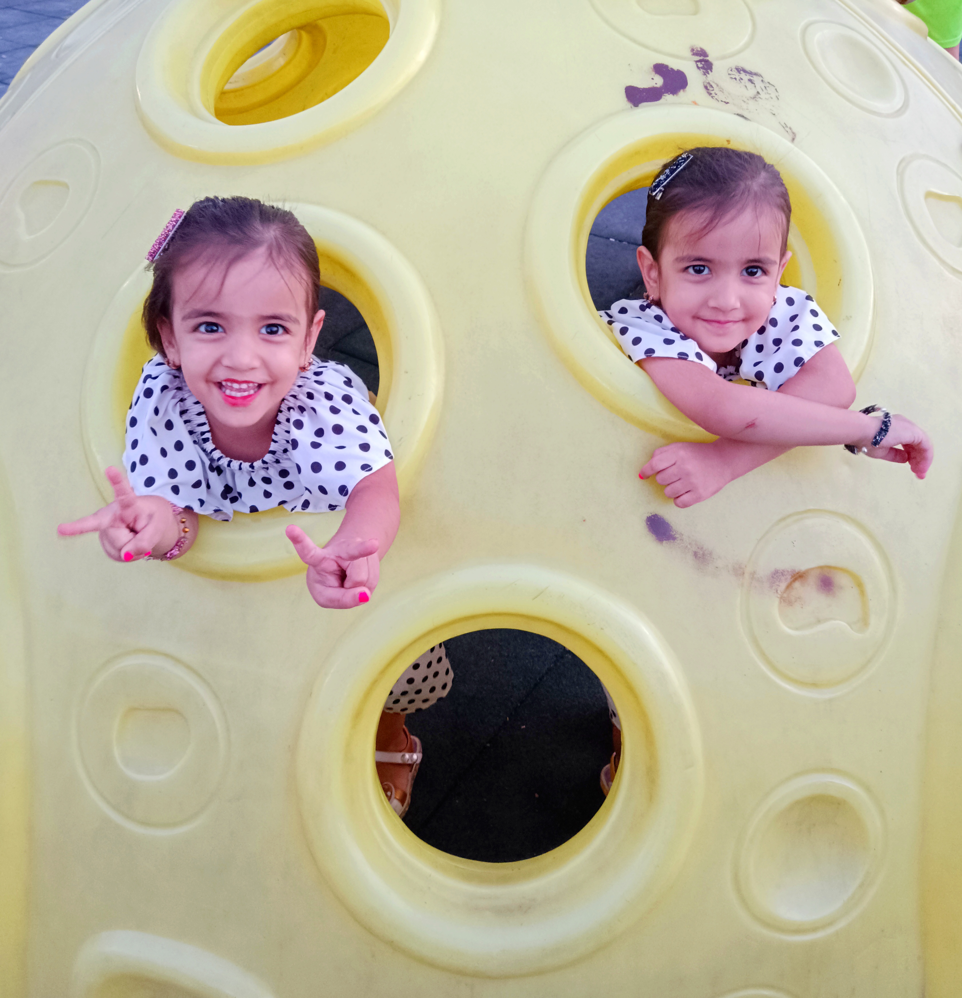 نگار  نوروززاده شیرین 