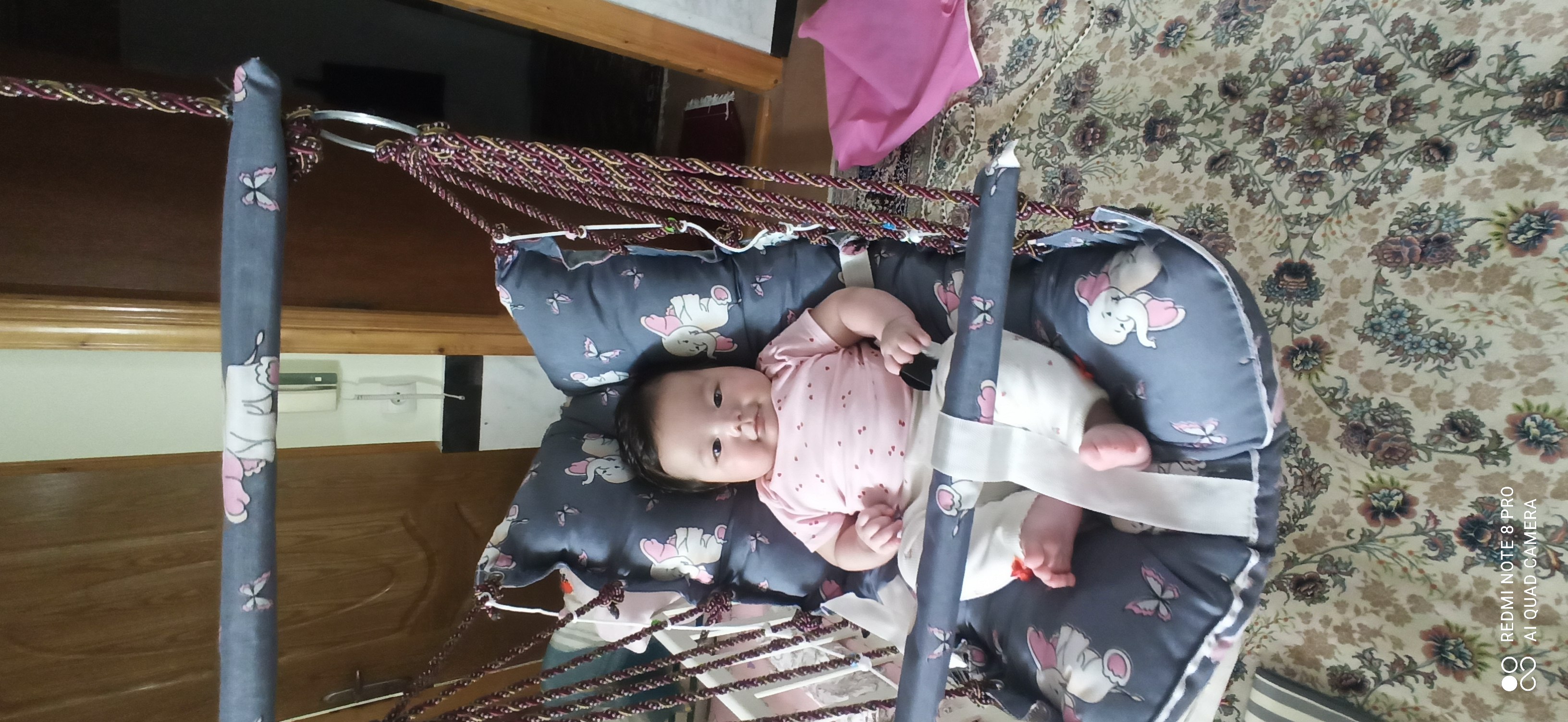 محیا اقبال پور