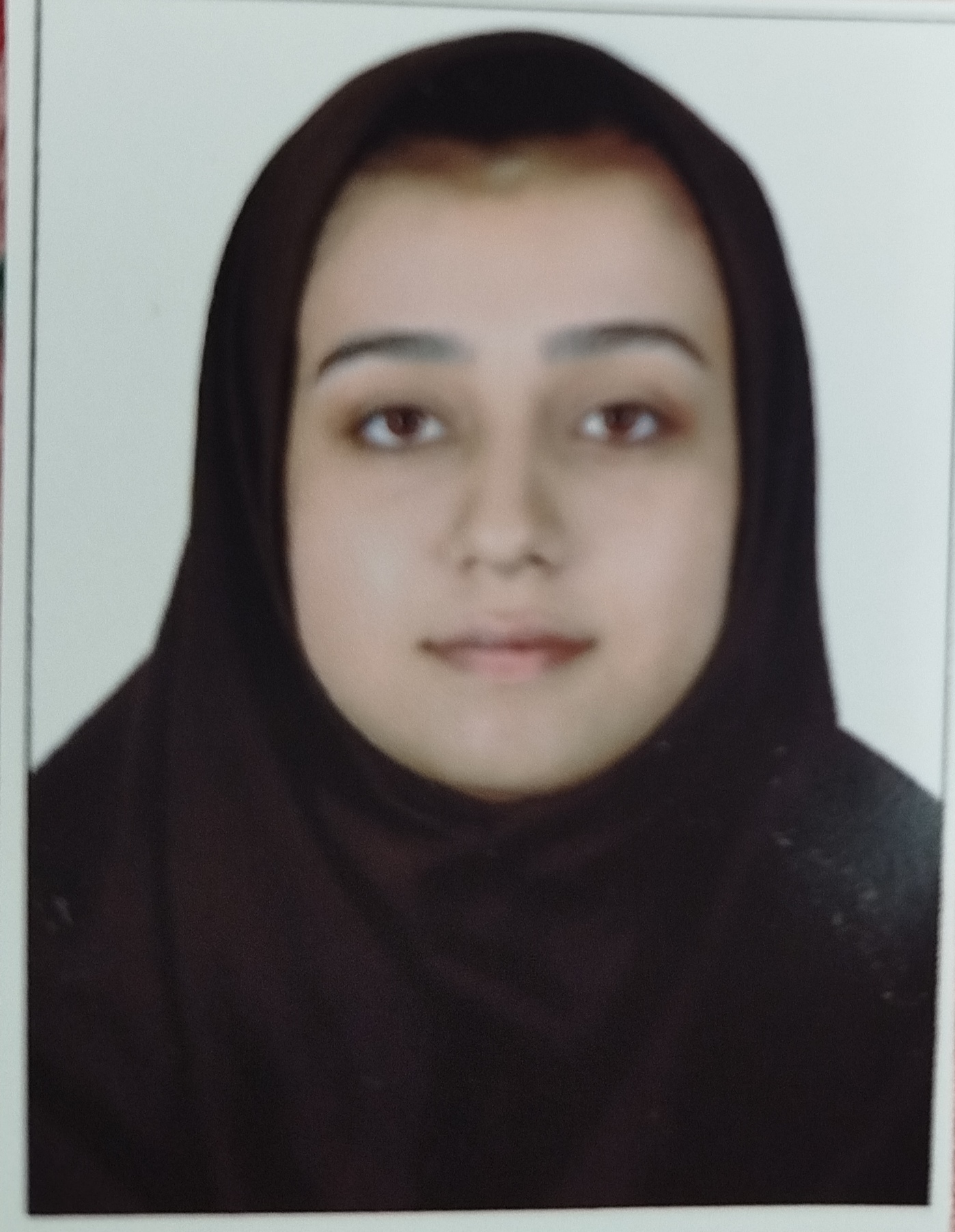 ماندانا حقیری مقدم 