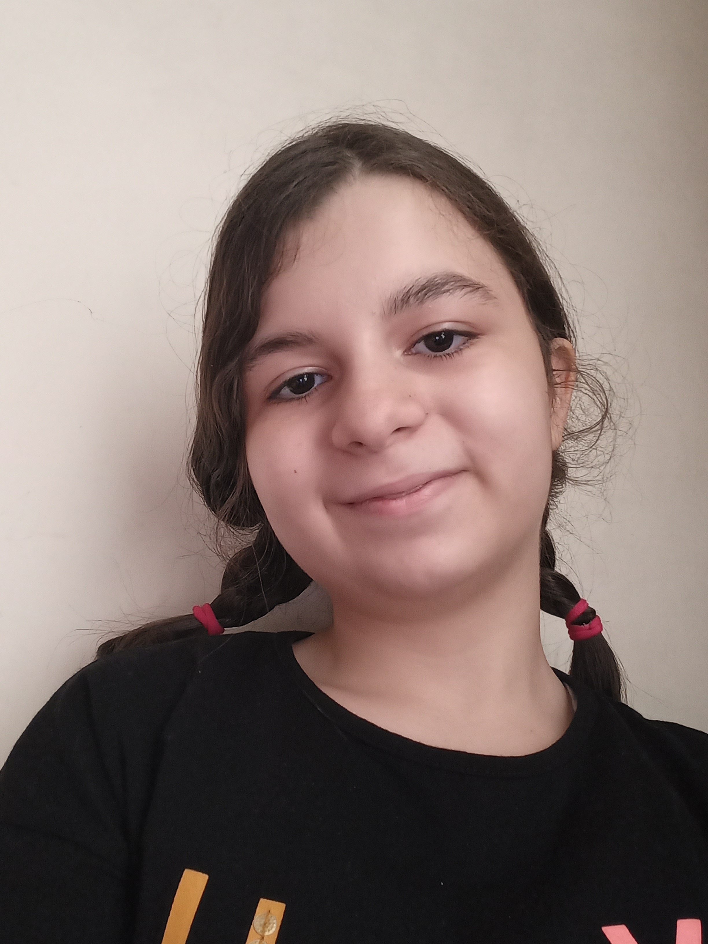 پریا   خاشعی 